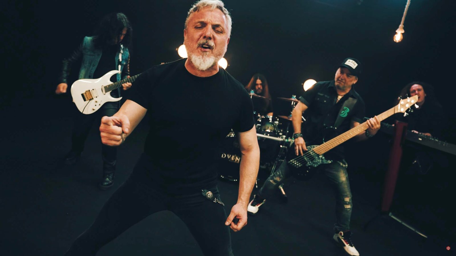 Adventus estrena "De mi corazón y otras miserias", el sensacional primer adelanto de su cuarto álbum