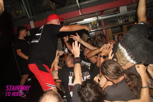 Downset lidera una noche inolvidable de rap-metal y hardcore en la Deskomunal