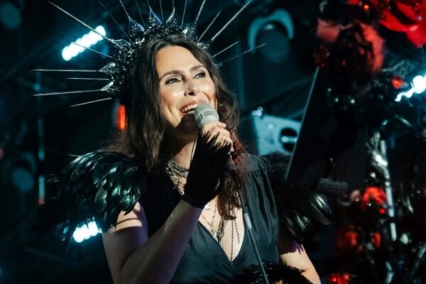 Entrevista a Sharon Den Adel de Within Temptation (Parte 3): «Tengo tantos corsés que podría abrir un museo»