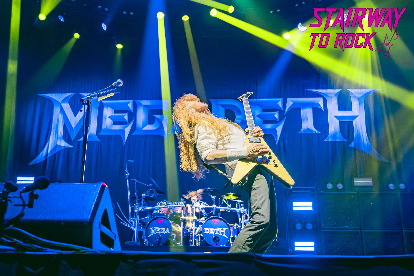 Megadeth se abraza a sus clásicos en su despedida en Valencia