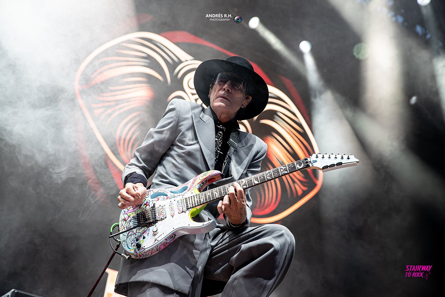 BEAT (con Steve Vai) encarnan todo lo bueno del prog en Barcelona