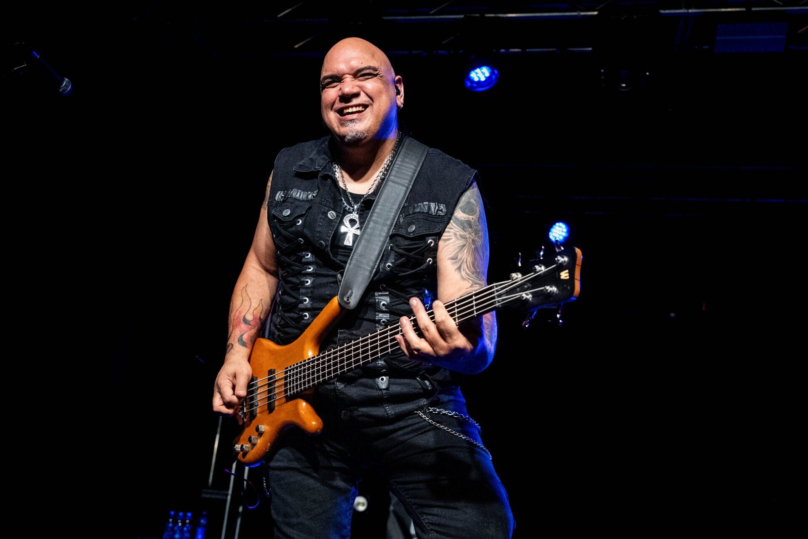 bajista de anette olzon en madrid